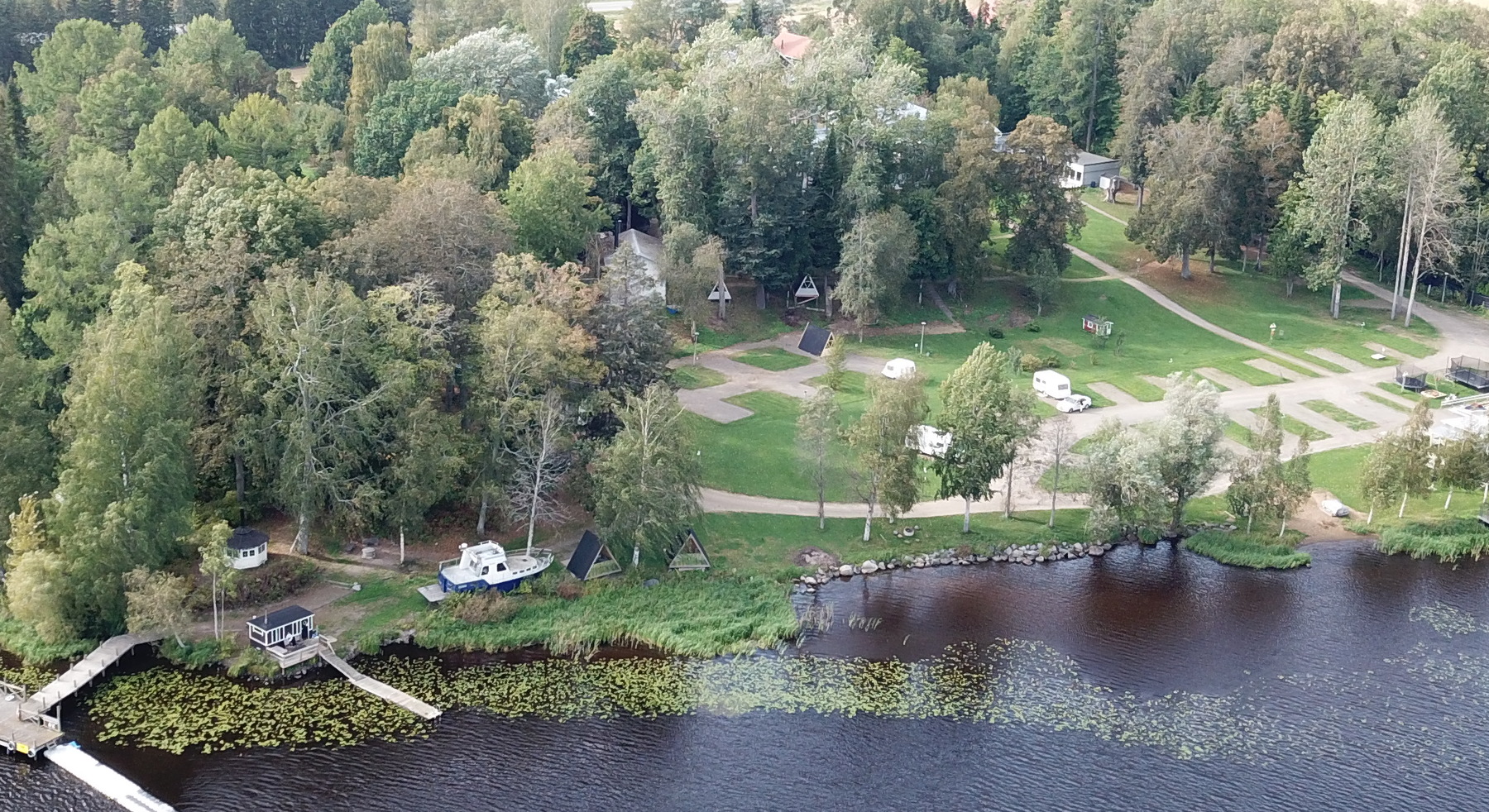 Triangle glamping cabin by the lake